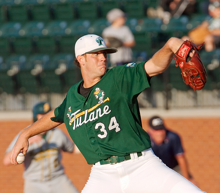 Tulane Baseball on X: Black has always looked good on us #RollWave 🌊⚾️   / X